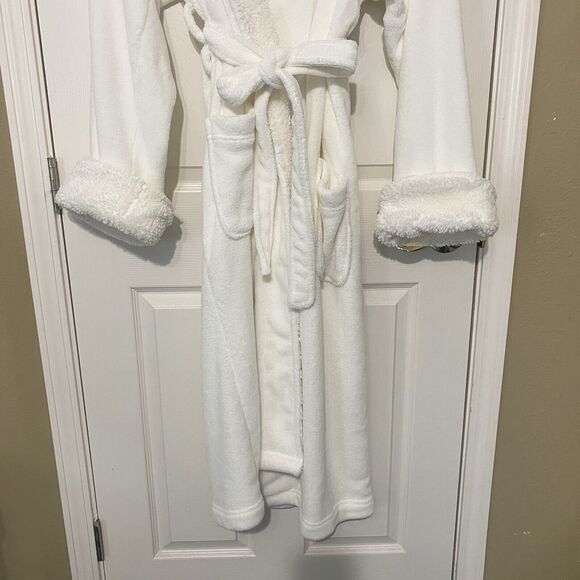 Pottery Barn Womens Size Large Soft Plush Robe Belted Long Sleeve White Cozy - Picture 3 of 13